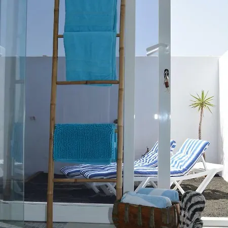 Apartamento Las Palmeras Nazaret Exterior photo